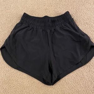 Track that high-rise shorts!